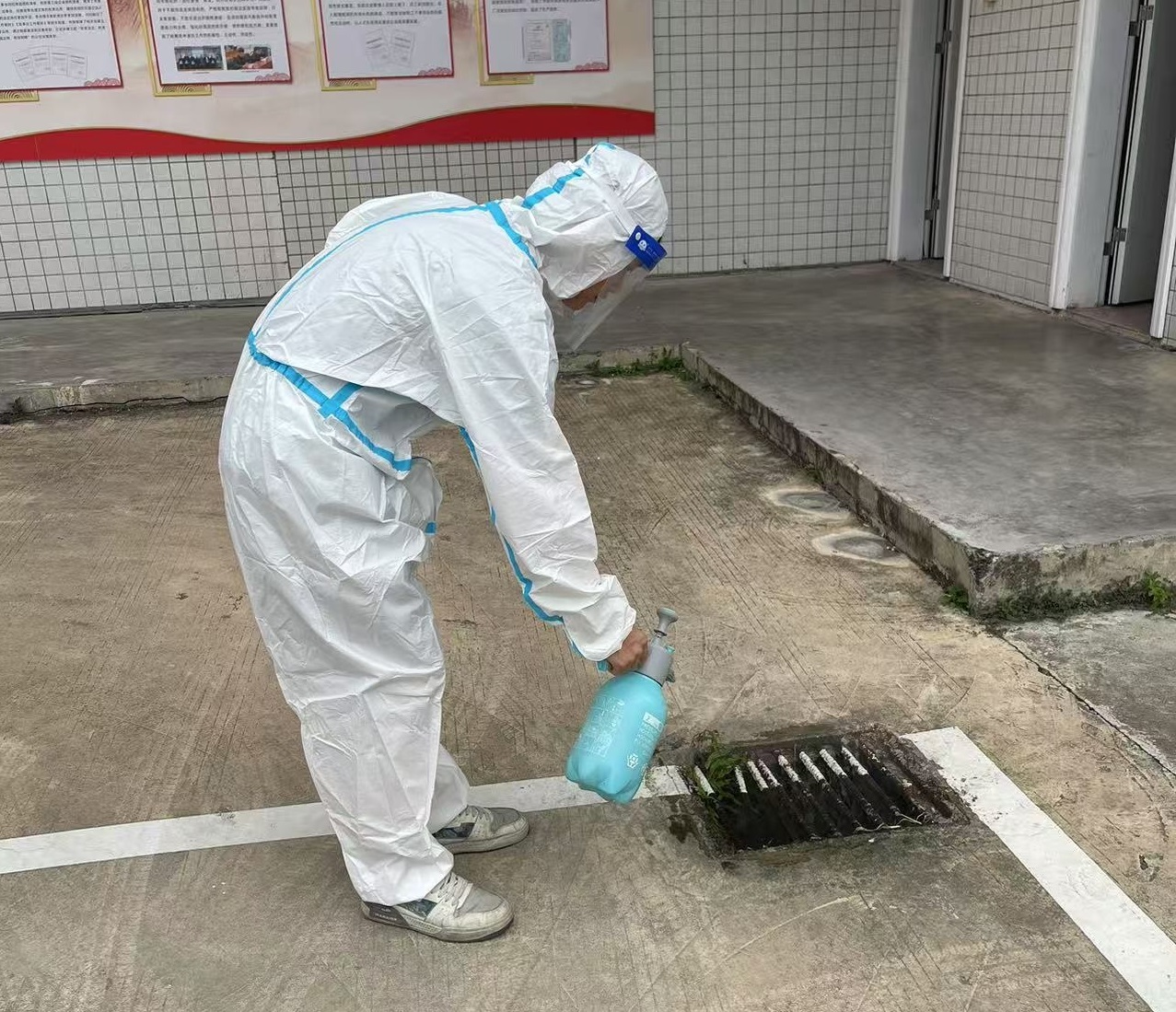 全面筑牢“基孔肯雅热”疫情防线—惠东水务公司开展全场所覆盖消杀工作