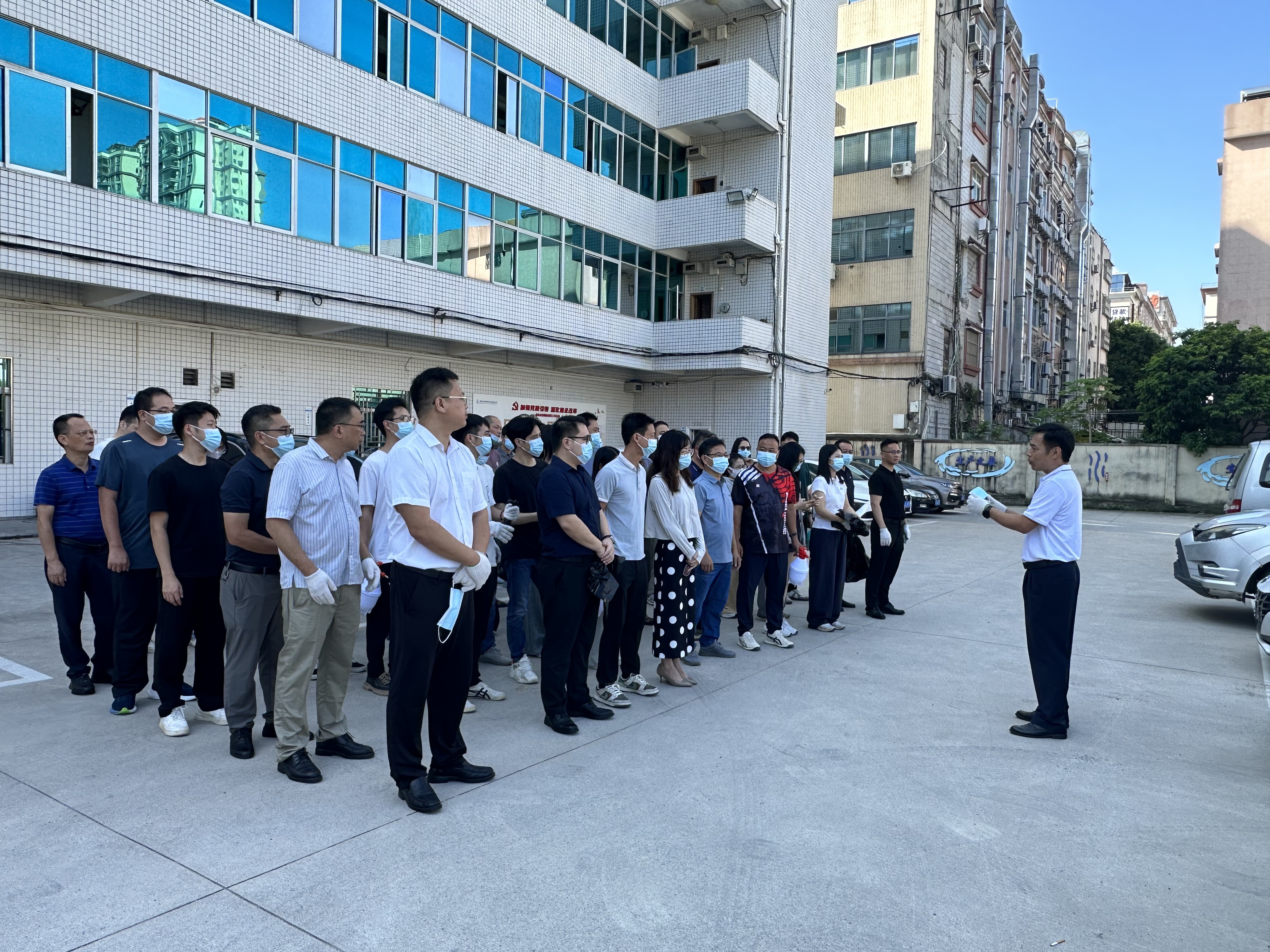 惠东水务公司开展环境整治与蚊媒消杀专项行动